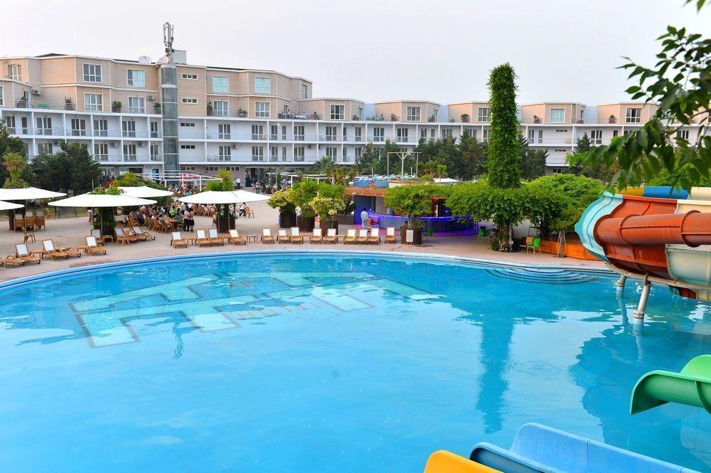 Af Hotel Aqua Park Family Resort Complex Новхани Екстериор снимка