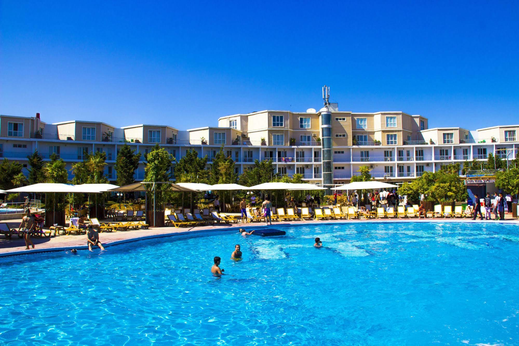 Af Hotel Aqua Park Family Resort Complex Новхани Екстериор снимка